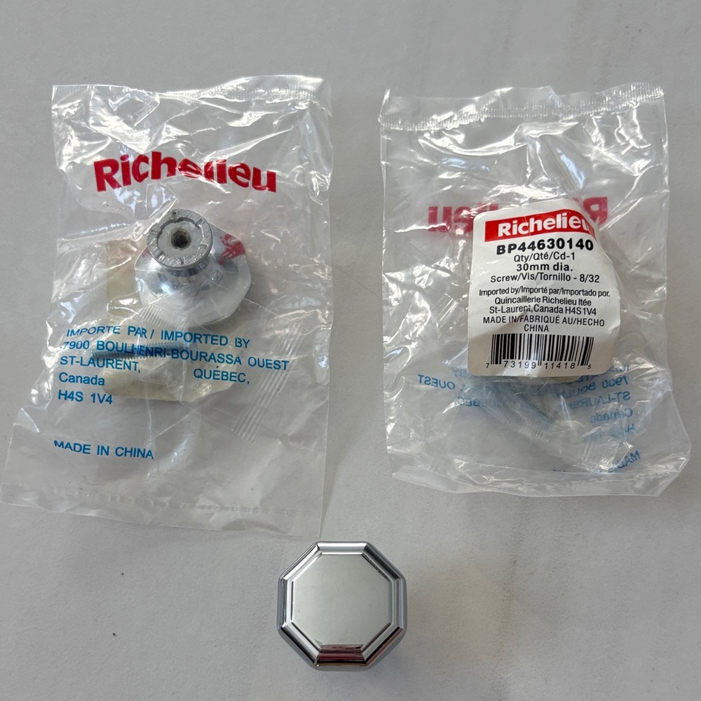 Richelieu Silver Cabinet Knob NWOT
